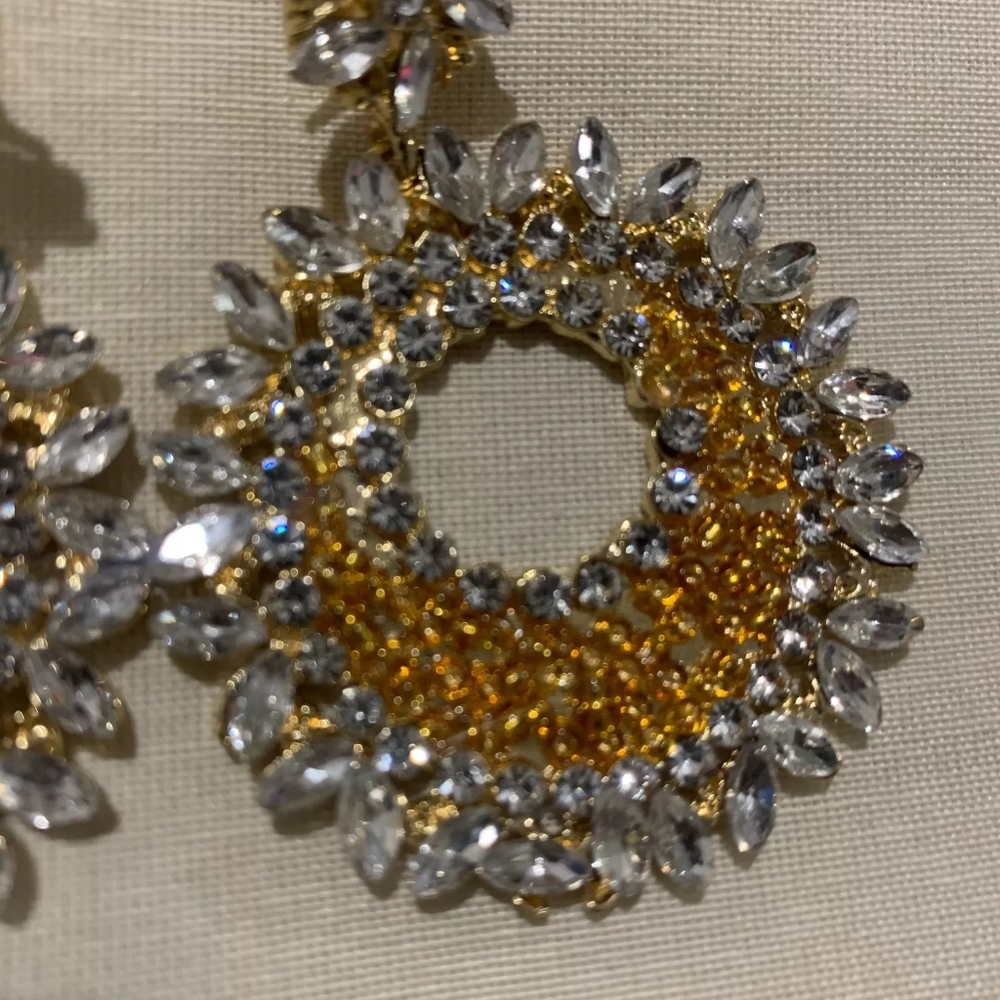 Earring - Picture 5 of 12